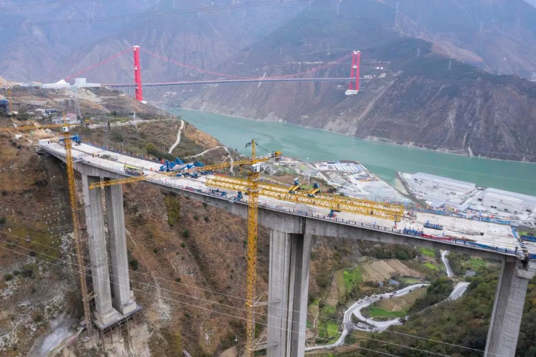 奮戰(zhàn)四季度 大干一百天 | 公司“兩橋一碼頭”項目建設(shè)跑出新速度！