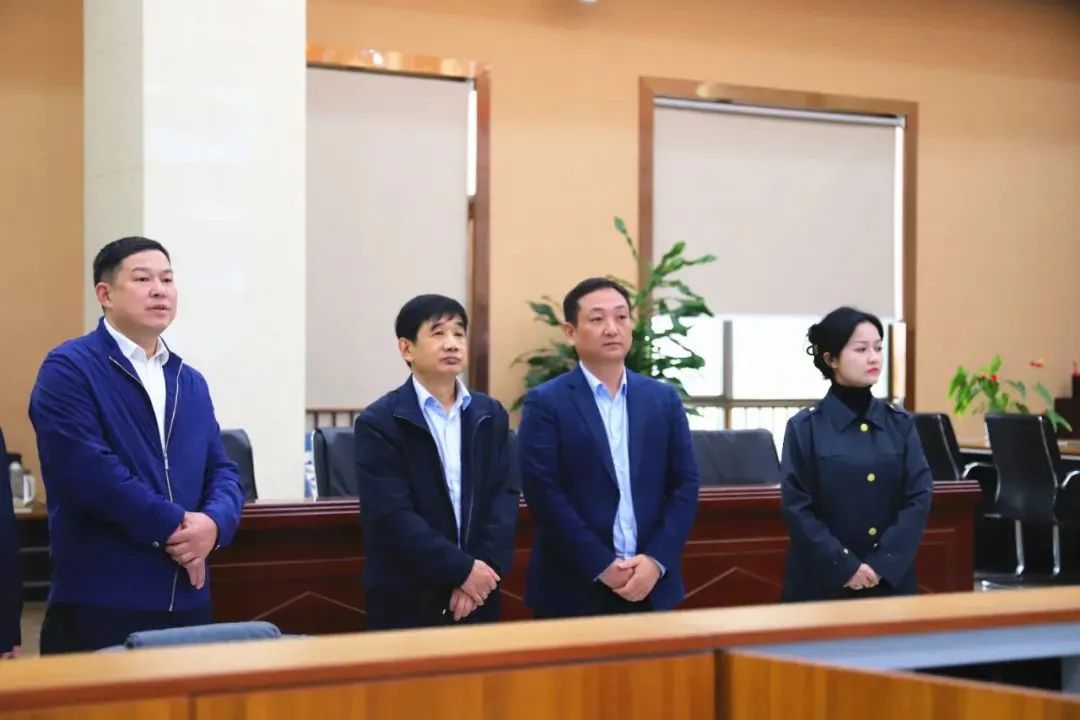 蜀道集團副總經(jīng)理，四川路橋黨委書記、董事長周鳳崗到川南片區(qū)公司督導(dǎo)調(diào)研